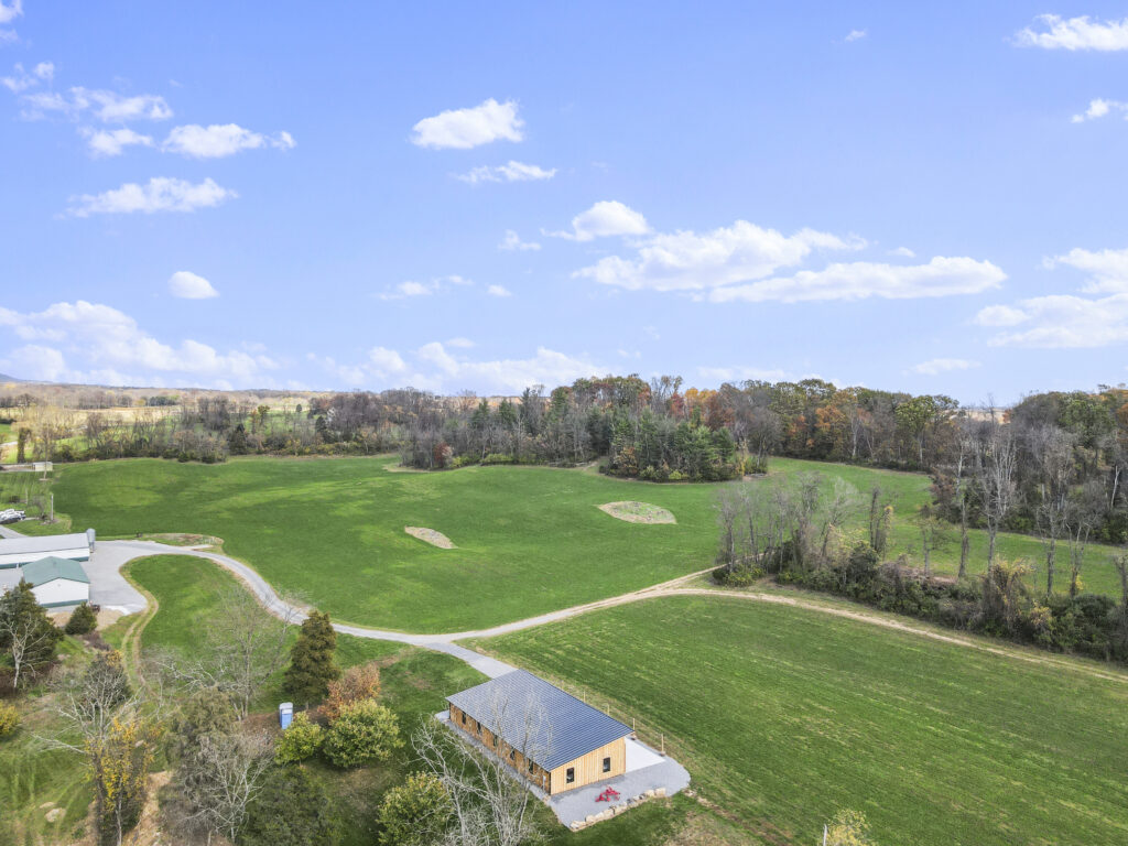 Finding the perfect location for an Outdoor Wedding Clear Spring Maryland is the first step in creating a lifetime of memories. Now is the time to save the date for your wedding day at Timber Valley Farm Barn Rental in Clear Spring, Maryland. Our 100-acre farm provides the ultimate backdrop for couples who want to exchange vows surrounded by the natural beauty of Washington County Maryland.