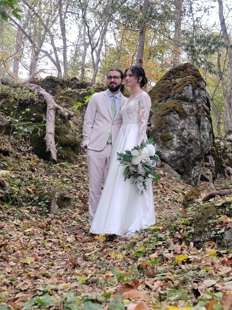 The Charm of a Barn Venue for a Country Wedding💍
If you’re planning a wedding in Clear Spring, Maryland, consider Timber Valley Barn Rental for your venue. Our newly built Timber Frame Monoslope Pole Barn adds elegance and charm to your outdoor wedding, while our infinity fields provide a picturesque setting for wedding photos and family pictures. This stunning, custom-built monoslope barn is the centerpiece of our 100-acre farm, designed by local craftsmen to provide both an aesthetic masterpiece and a highly functional, all-weather Wedding Event Venue. The beautiful, exposed timber framework soaring overhead creates a warm, welcoming atmosphere that requires minimal decoration, embodying the true spirit of a Barn venue for a country wedding.