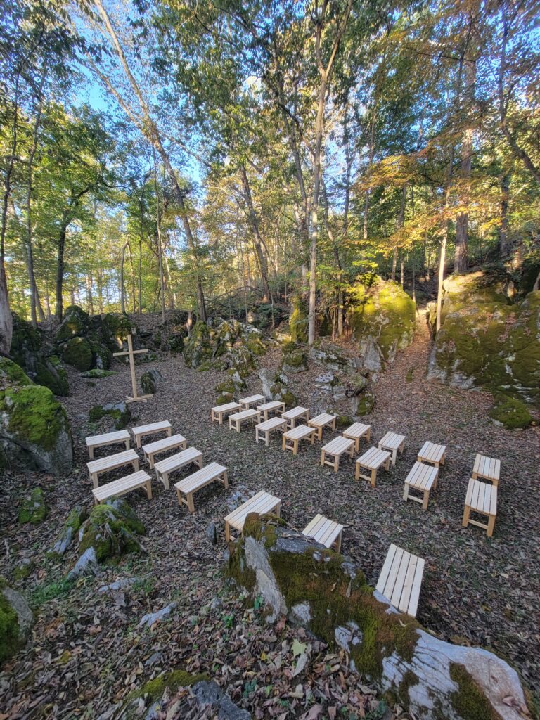Choosing Timber Valley Farm Barn Rental means embracing the best of a Country Outdoor Wedding Venue Maryland. The 100-acre farm provides a completely private escape, ensuring your event is undisturbed and deeply personal. The natural elements—from the sprawling fields to the rustic elegance of the barn—provide endless opportunities for unique décor and stunning photography.