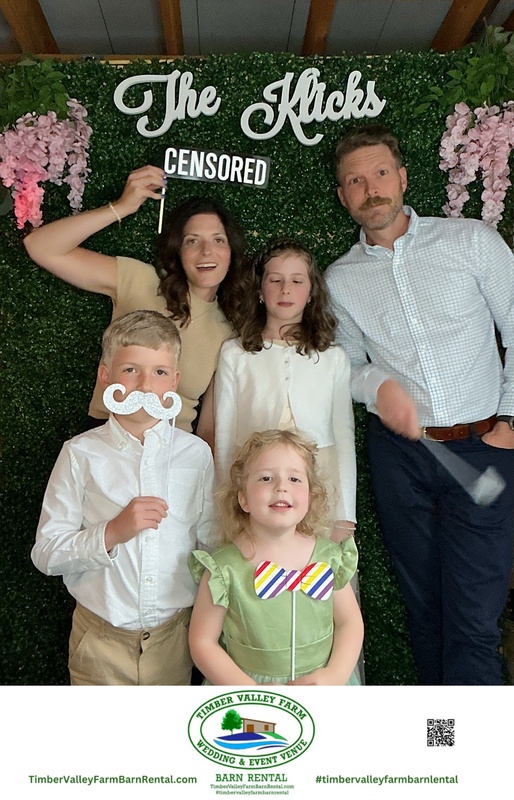 We are thrilled to dedicate this entire post to celebrating the successful launch of our newest, and perhaps most fun, amenity: our in-house photo booth! We’ve been actively practicing and perfecting its setup and functionality to ensure it integrates seamlessly with every event. Choosing a premium Wedding Venue Photobooth at Timber Valley Farm Barn Rental now means you receive a tested, high-quality entertainment option included with your booking.