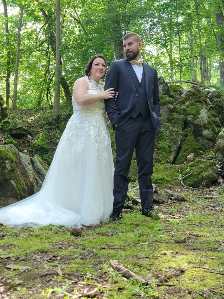 The light here is absolutely breathtaking, especially during the golden hour, providing unforgettable natural lighting for your photography. Every moment, from the first glimpse of the bride to the final pronouncement, feels intimate and monumental. Choosing this Maryland destination means selecting an authentic, deeply meaningful backdrop for your vows, perfectly located for guests traveling from nearby PA, WV, and VA. We truly believe it is the most inspiring outdoor wedding venue setting in the tri-state area.🏡