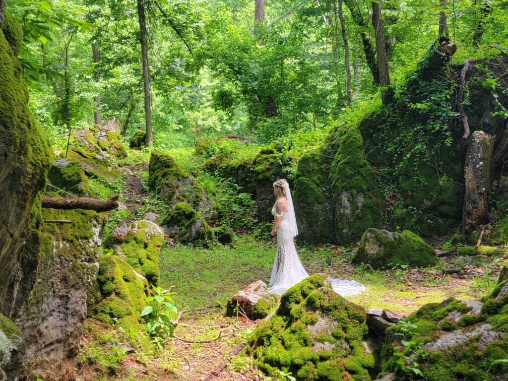 Consider a "First Look" Session in The Cove

A "First Look" session—where you and your partner see each other privately before the main ceremony—is an excellent way to capture raw, authentic emotion. There is no more intimate or visually stunning location for this moment than the shaded sanctuary of "The Cove."