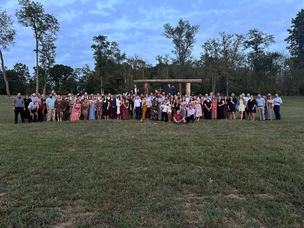 Large family group photo at Timber Valley, a Western Maryland photography location in Clear Spring, Maryland